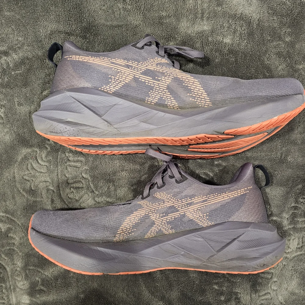 Men's ASICS Novablast - Picture 5 of 9